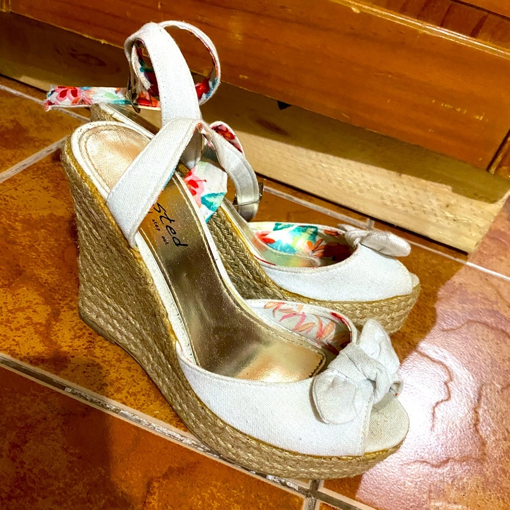 Twisted Wedge